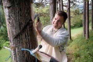 Auf den Spuren der Pecherei und alter Hausmittel