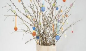 Ostervase aus Schwarzföhrenholz